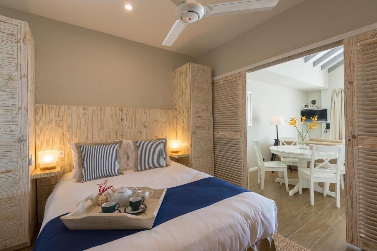 Le Nautique Beachfront Apartments Anse Royale Exterior foto