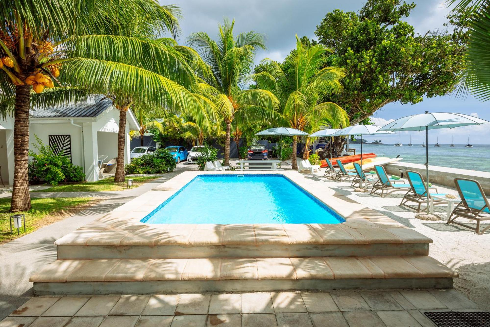 Le Nautique Beachfront Apartments Anse Royale Exterior foto