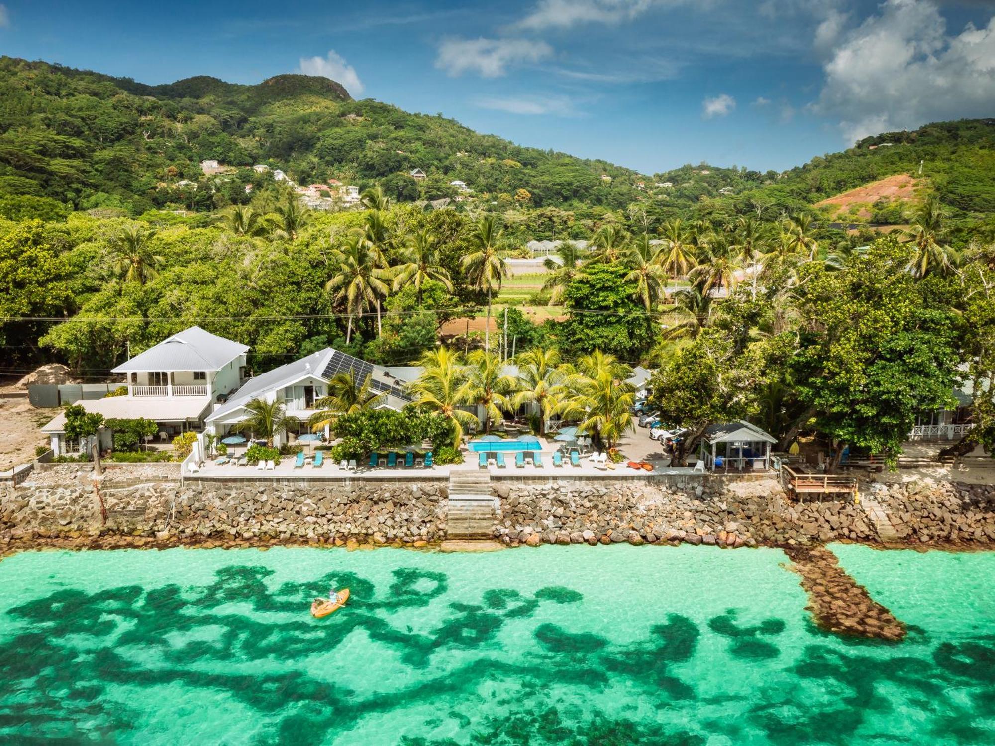 Le Nautique Beachfront Apartments Anse Royale Exterior foto