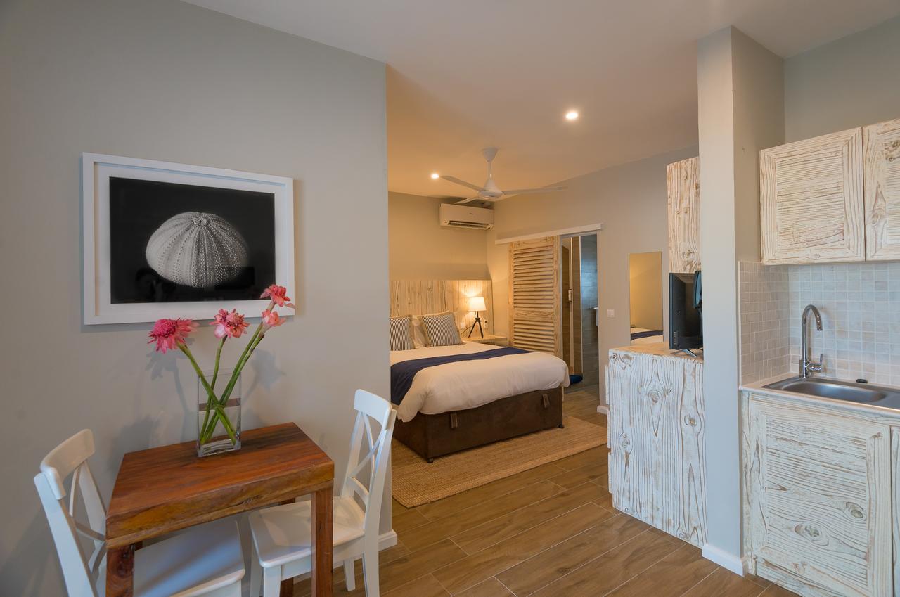 Le Nautique Beachfront Apartments Anse Royale Exterior foto