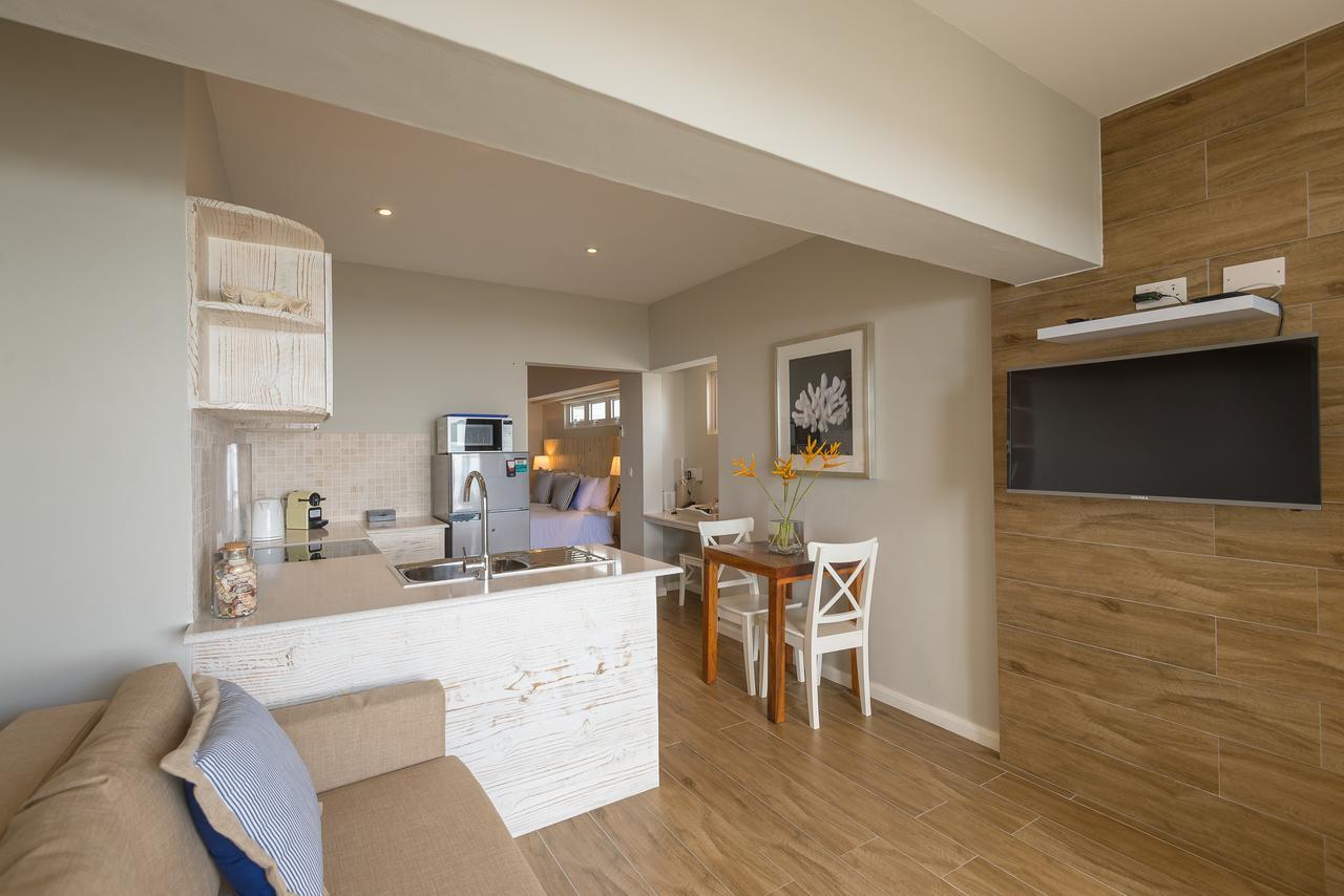 Le Nautique Beachfront Apartments Anse Royale Exterior foto
