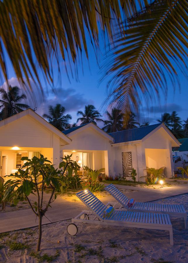 Le Nautique Beachfront Apartments Anse Royale Exterior foto